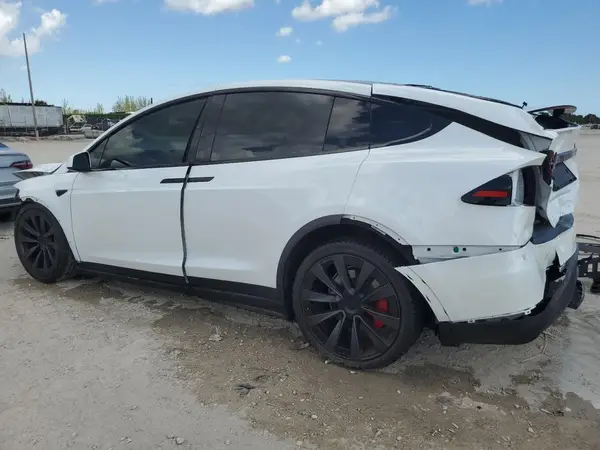 7SAXCAE51RF449060 2024 TESLA MODEL X - Image 2