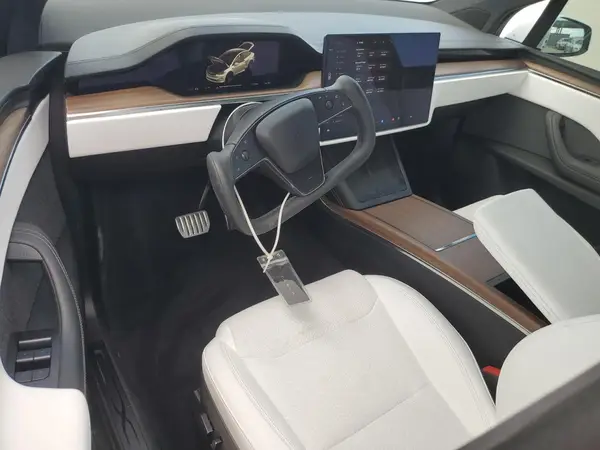 7SAXCAE51RF449060 2024 TESLA MODEL X - Image 8