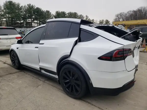 7SAXCAE53NF358270 2022 TESLA MODEL X - Image 2