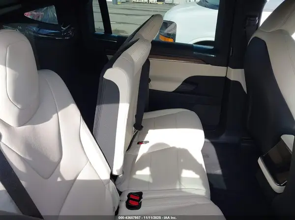 7SAXCAE53TF473691 2026 TESLA MODEL X - Image 8
