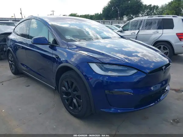 7SAXCAE54NF359105 2022 TESLA MODEL X - Image 1