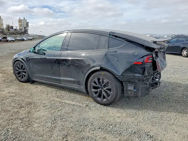 7SAXCAE54RF439090 2024 TESLA MODEL X - Image 2