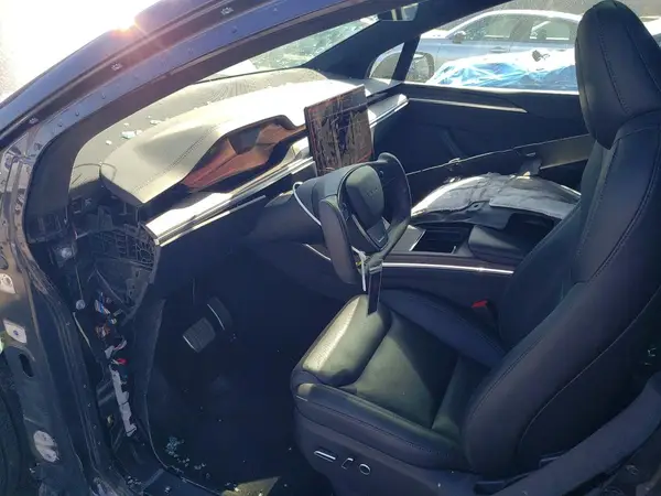 7SAXCAE54SF472757 2025 TESLA MODEL X - Image 8