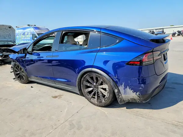 7SAXCAE55NF357962 2022 TESLA MODEL X - Image 2