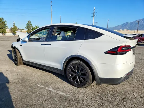 7SAXCAE56NF362491 2022 TESLA MODEL X - Image 2