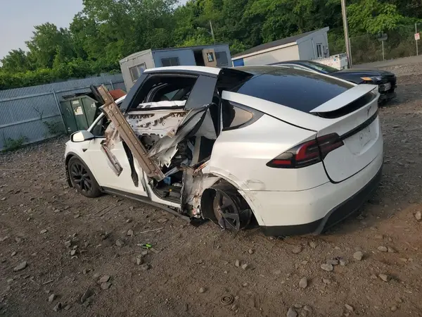 7SAXCAE58NF355283 2022 TESLA MODEL X - Image 2