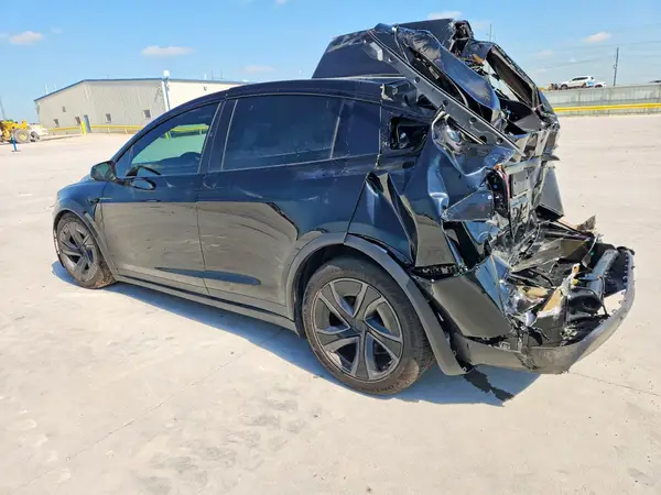 7SAXCAE59TF476269 2026 TESLA MODEL X - Image 2