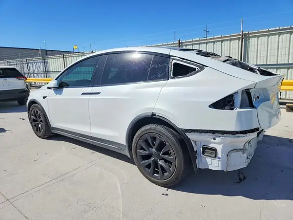 7SAXCAE5XNF357312 2022 TESLA MODEL X - Image 2