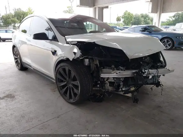 7SAXCAE5XRF438686 2024 TESLA MODEL X - Image 1