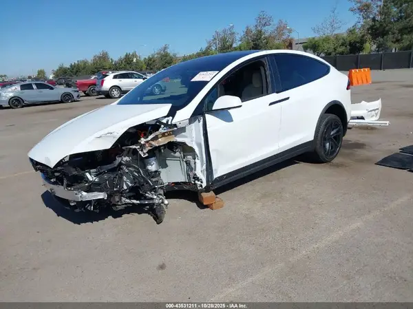 7SAXCAE5XTF475020 2026 TESLA MODEL X - Image 2