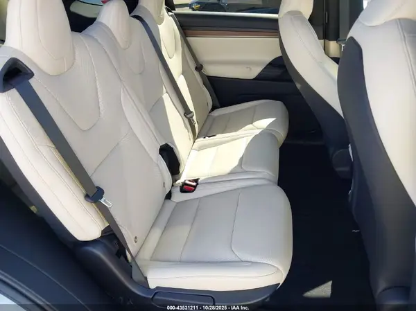 7SAXCAE5XTF475020 2026 TESLA MODEL X - Image 8