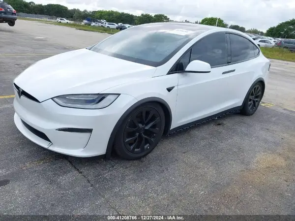 7SAXCBE50NF359642 2022 TESLA MODEL X - Image 2