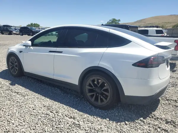 7SAXCBE50PF366609 2023 TESLA MODEL X - Image 2