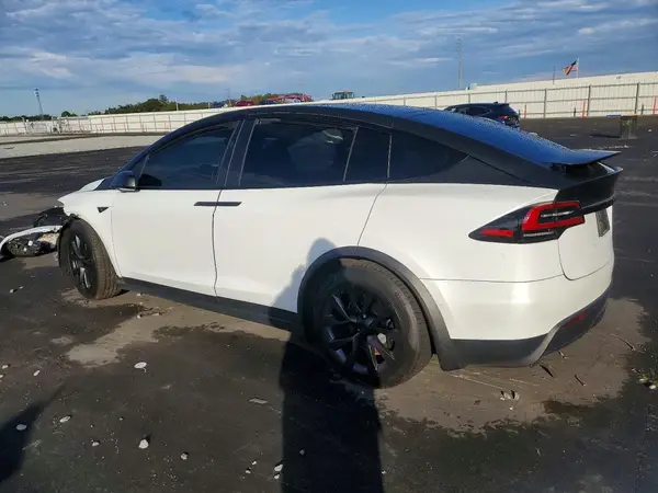 7SAXCBE50PF377691 2023 TESLA MODEL X - Image 2