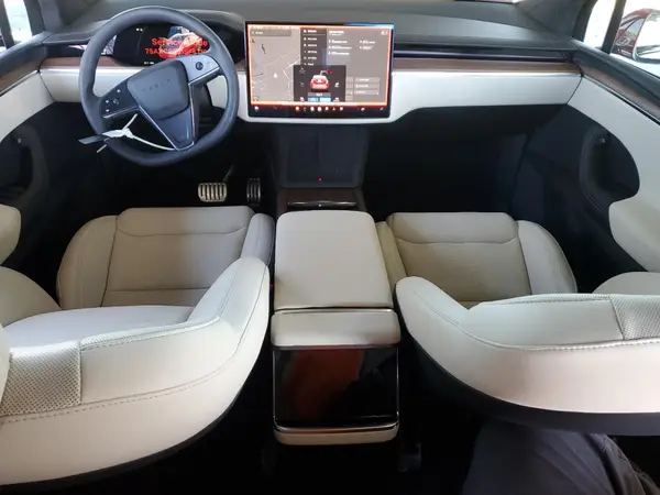 7SAXCBE51SF471989 2025 TESLA MODEL X - Image 8