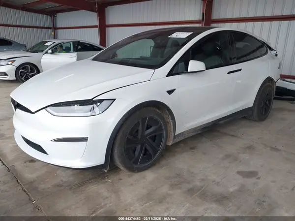 7SAXCBE51TF477681 2026 TESLA MODEL X - Image 2