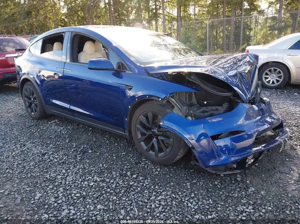 7SAXCBE52PF400582 2023 TESLA MODEL X - Image 1