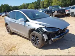 7SAXCBE52TF472585 2026 TESLA MODEL X