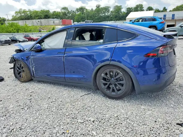 7SAXCBE53PF403913 2023 TESLA MODEL X - Image 2
