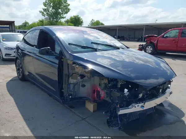 7SAXCBE53RF459353 2024 TESLA MODEL X - Image 1