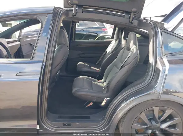 7SAXCBE53RF459353 2024 TESLA MODEL X - Image 8