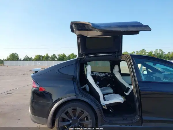 7SAXCBE54NF328359 2022 TESLA MODEL X - Image 8