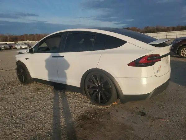 7SAXCBE54NF328832 2022 TESLA MODEL X - Image 2