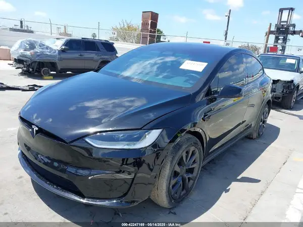 7SAXCBE54PF429579 2023 TESLA MODEL X - Image 2