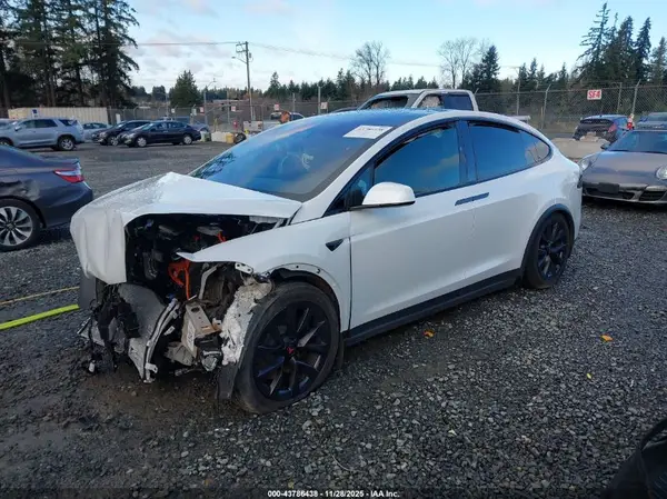 7SAXCBE54RF435319 2024 TESLA MODEL X - Image 2