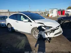 7SAXCBE55NF352699 2022 TESLA MODEL X