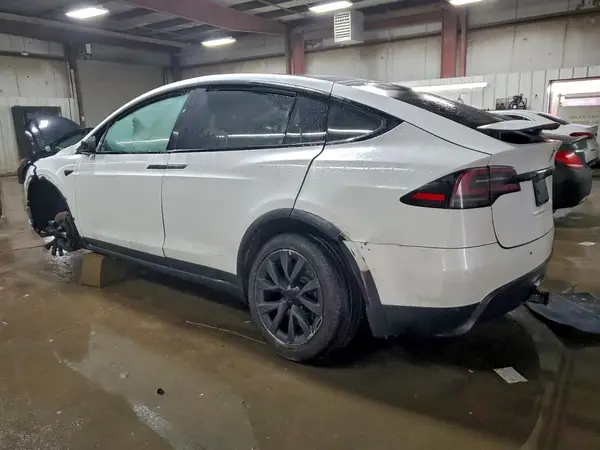 7SAXCBE55NF359572 2022 TESLA MODEL X - Image 2