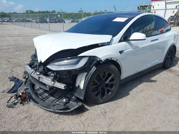 7SAXCBE55PF384586 2023 TESLA MODEL X - Image 2