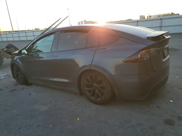 7SAXCBE55PF388816 2023 TESLA MODEL X - Image 2
