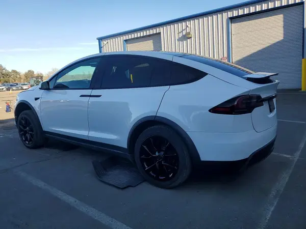 7SAXCBE55RF438648 2024 TESLA MODEL X - Image 2