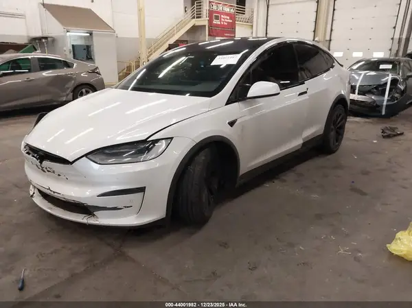 7SAXCBE56NF328525 2022 TESLA MODEL X - Image 2