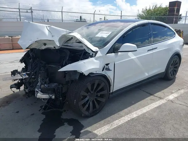 7SAXCBE56NF336463 2022 TESLA MODEL X - Image 2