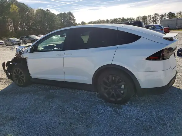 7SAXCBE56NF338519 2022 TESLA MODEL X - Image 2
