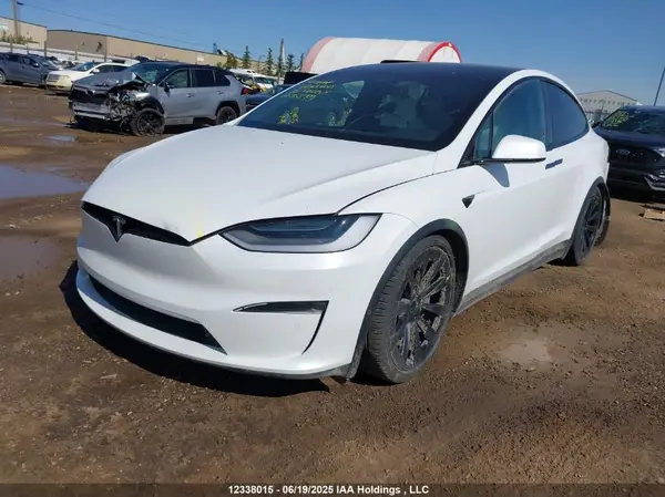 7SAXCBE56NF353909 2022 TESLA MODEL X - Image 2