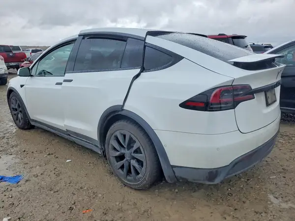 7SAXCBE56PF366811 2023 TESLA MODEL X - Image 2