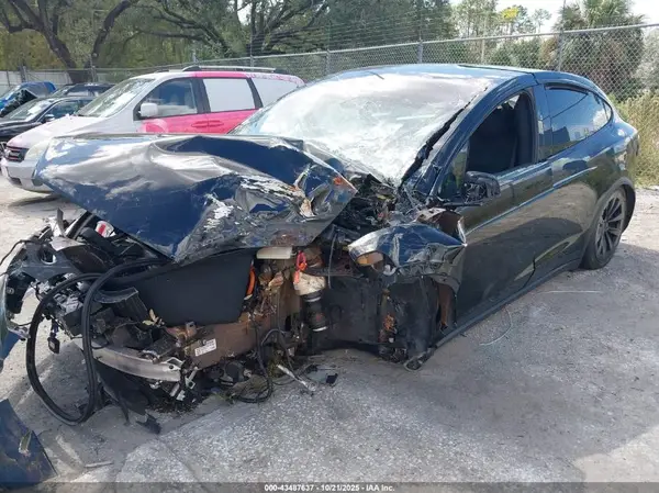 7SAXCBE57NF354647 2022 TESLA MODEL X - Image 2