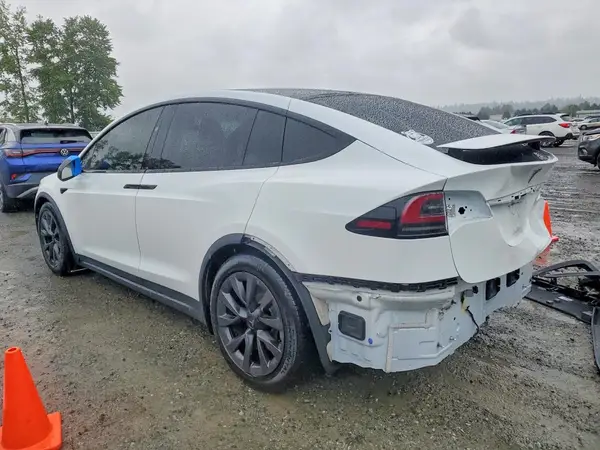 7SAXCBE57PF365585 2023 TESLA MODEL X - Image 2