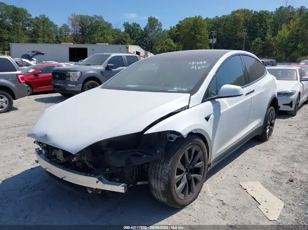 7SAXCBE57PF369944 2023 TESLA MODEL X - Image 2