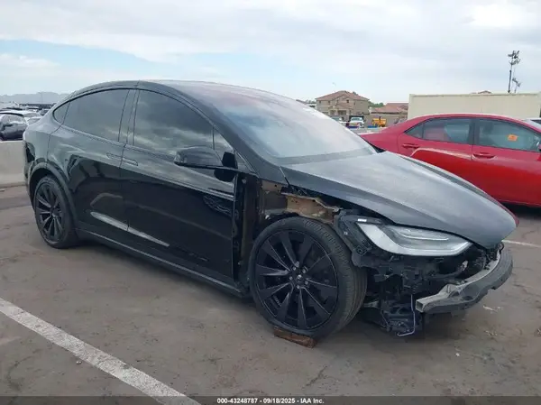 7SAXCBE58NF328641 2022 TESLA MODEL X - Image 1