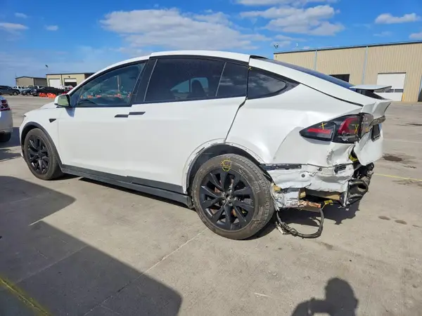 7SAXCBE58NF336285 2022 TESLA MODEL X - Image 2