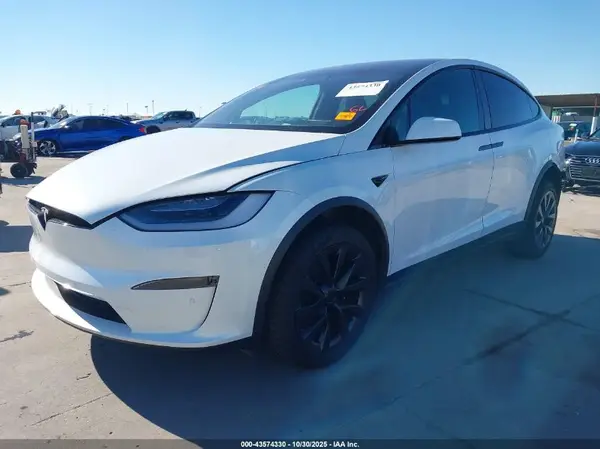 7SAXCBE58NF343818 2022 TESLA MODEL X - Image 2