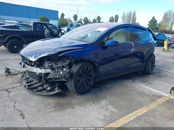 7SAXCBE58NF351269 2022 TESLA MODEL X - Image 2