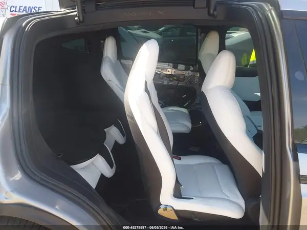 7SAXCBE58TF481775 2026 TESLA MODEL X - Image 8