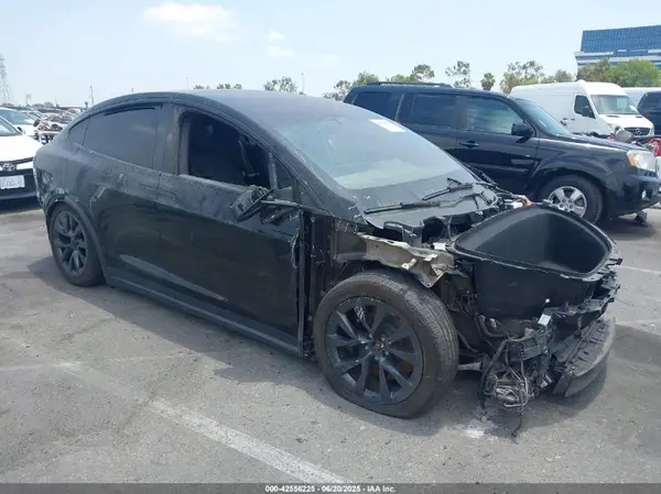 7SAXCBE59PF395428 2023 TESLA MODEL X - Image 1