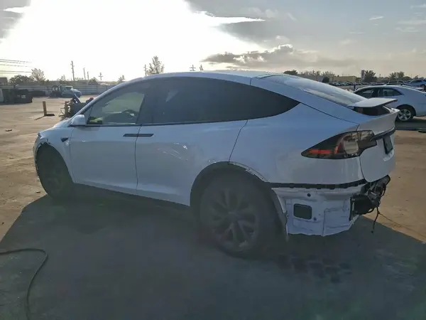 7SAXCBE59PF429299 2023 TESLA MODEL X - Image 2