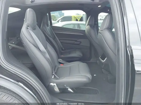 7SAXCBE59RF455887 2024 TESLA MODEL X - Image 8
